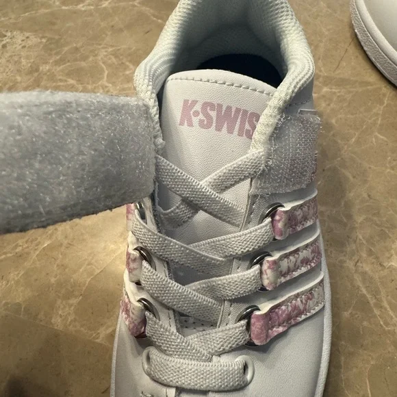 Swiss Kid's Classic VN Velcro Sneaker size 10 - Picture 8 of 9